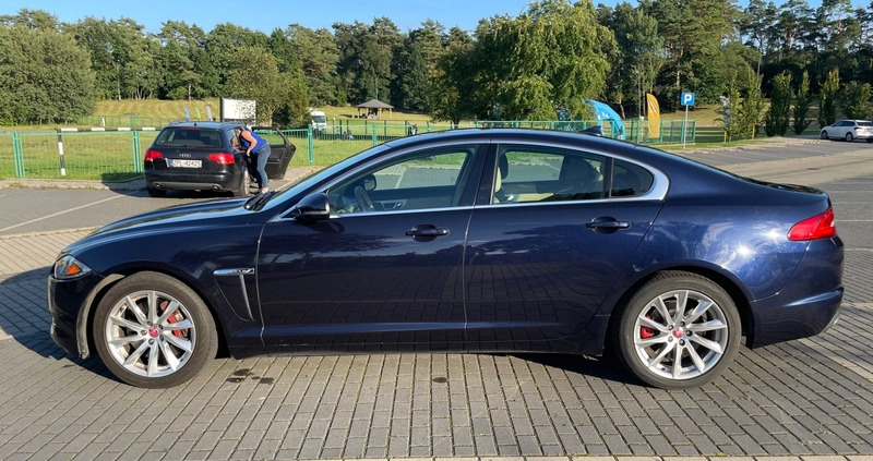 Jaguar XF cena 66700 przebieg: 105000, rok produkcji 2015 z Police małe 92